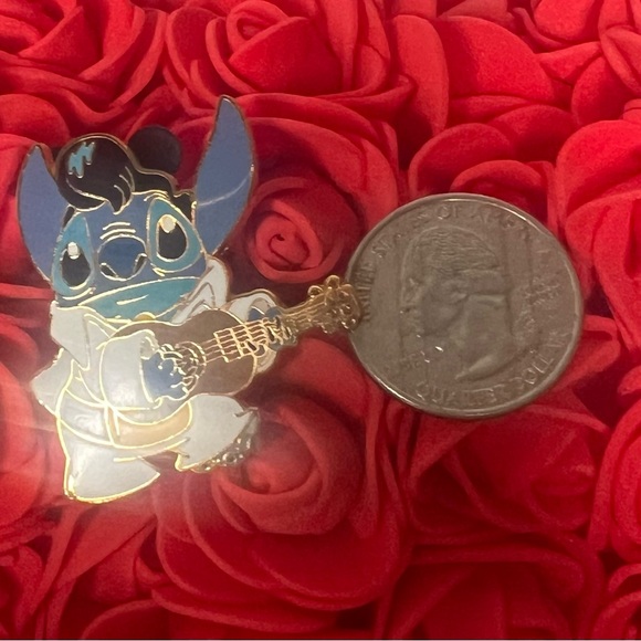 Blue and White Cartoon Character Brooch - Picture 3 of 3